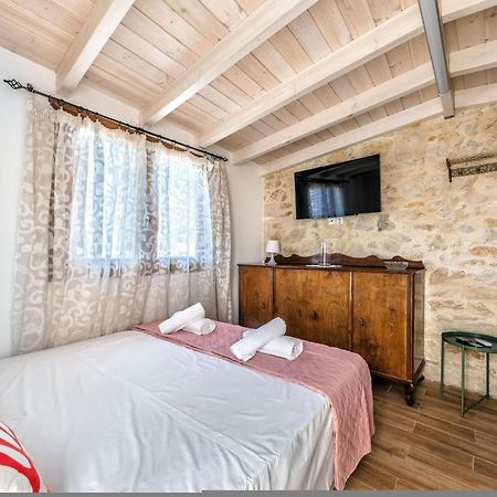 Guest House Aphrodite Kato Archanes Bagian luar foto